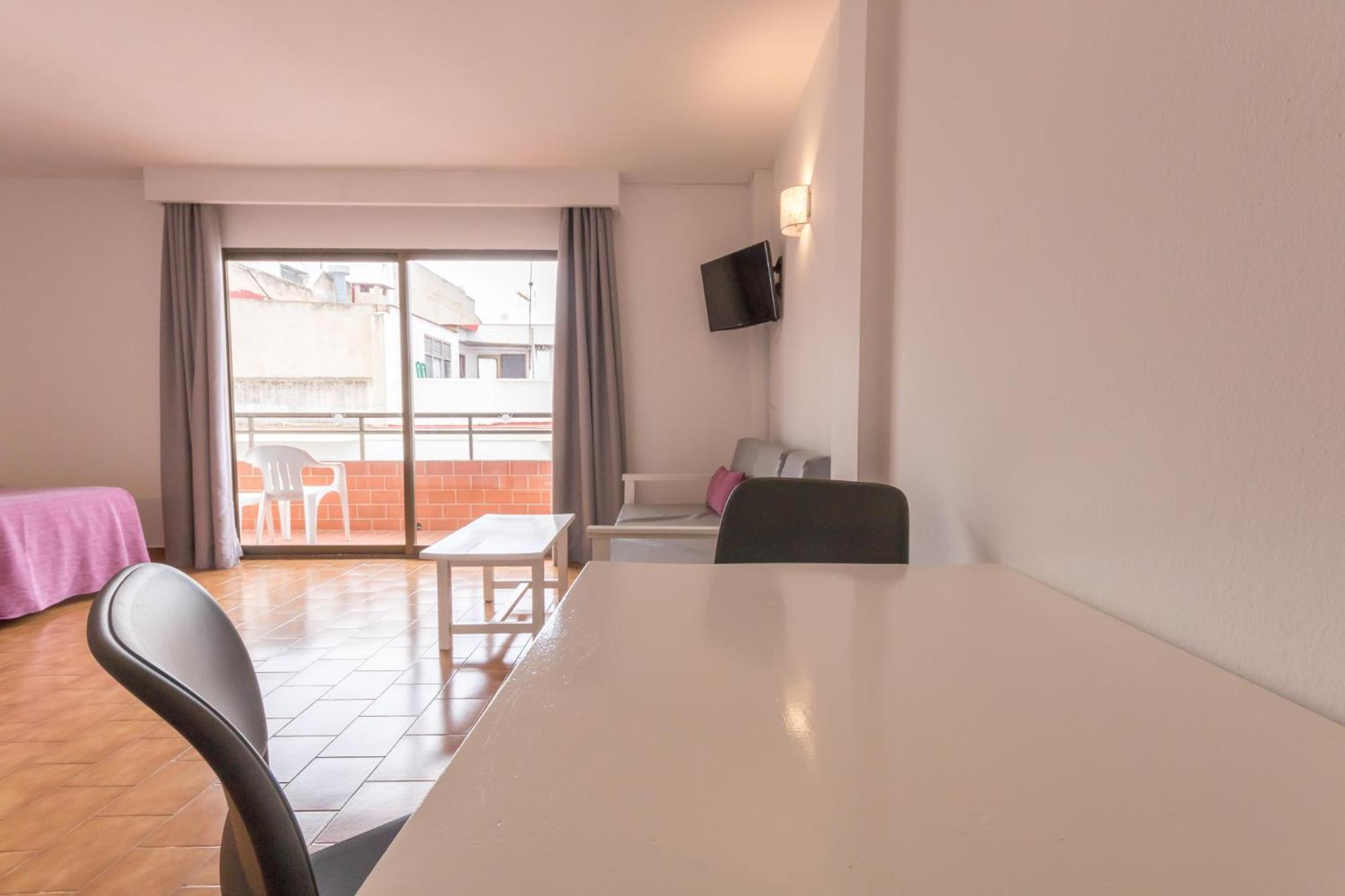 Apartamentos Orosol 2 By Typic Hotels Sant Antoni de Portmany Oda fotoğraf