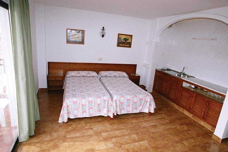 Apartamentos Orosol 2 Sant Antoni de Portmany Dış mekan fotoğraf