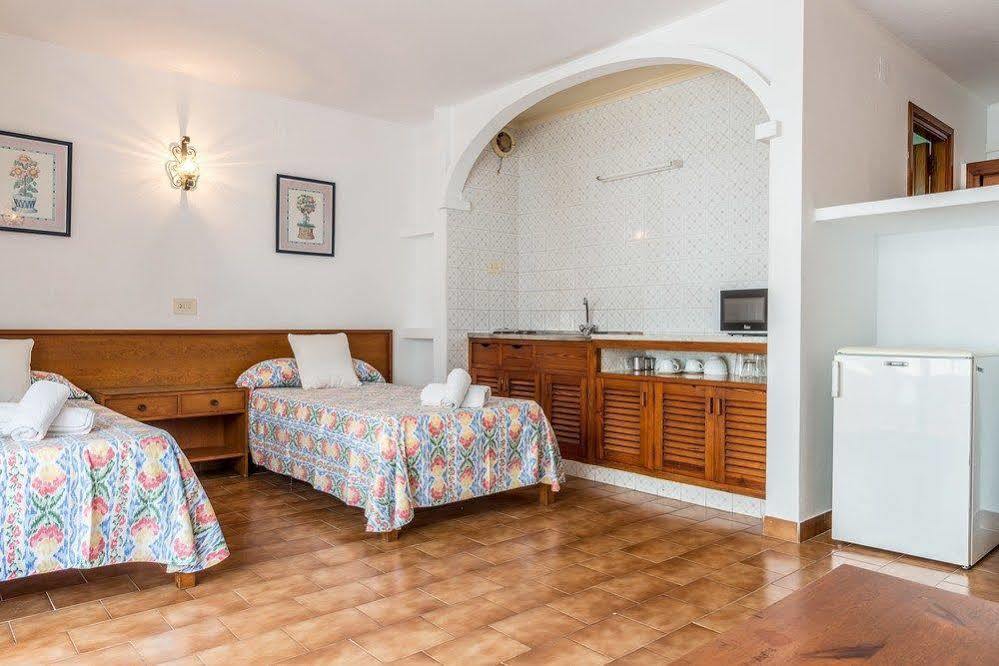 Apartamentos Orosol 2 By Typic Hotels Sant Antoni de Portmany Dış mekan fotoğraf