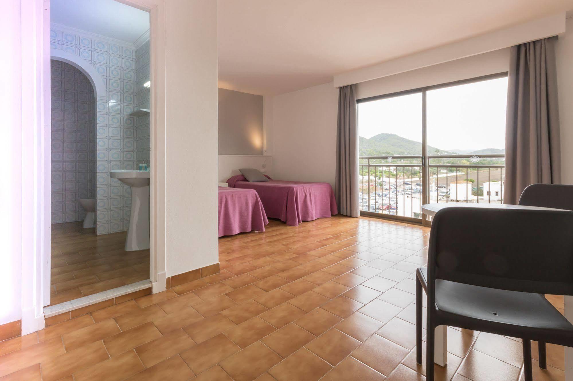 Apartamentos Orosol 2 By Typic Hotels Sant Antoni de Portmany Dış mekan fotoğraf