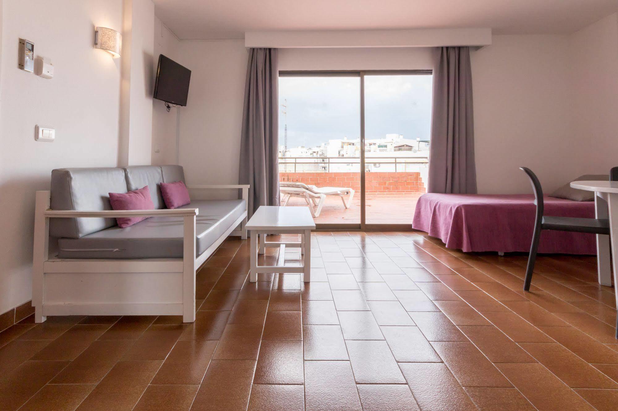 Apartamentos Orosol 2 By Typic Hotels Sant Antoni de Portmany Dış mekan fotoğraf