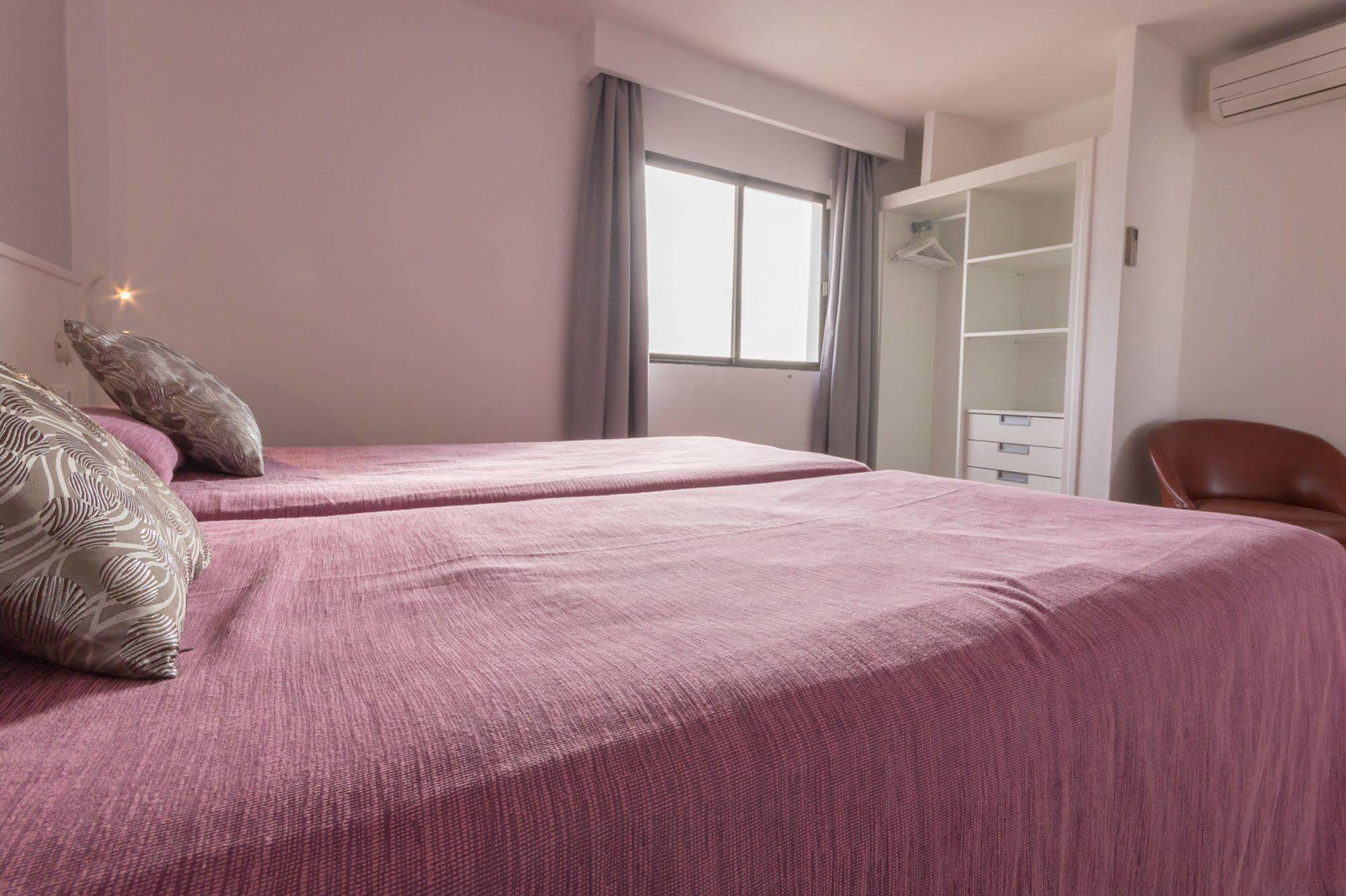 Apartamentos Orosol 2 By Typic Hotels Sant Antoni de Portmany Dış mekan fotoğraf