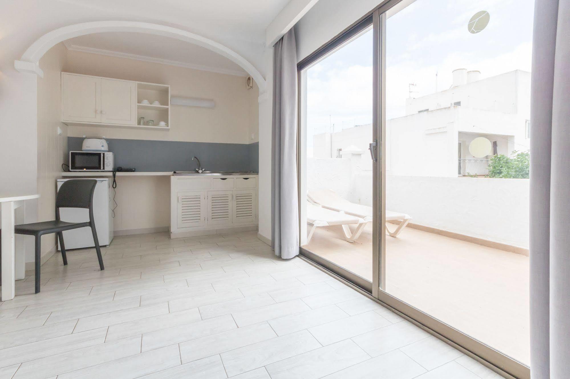 Apartamentos Orosol 2 By Typic Hotels Sant Antoni de Portmany Dış mekan fotoğraf